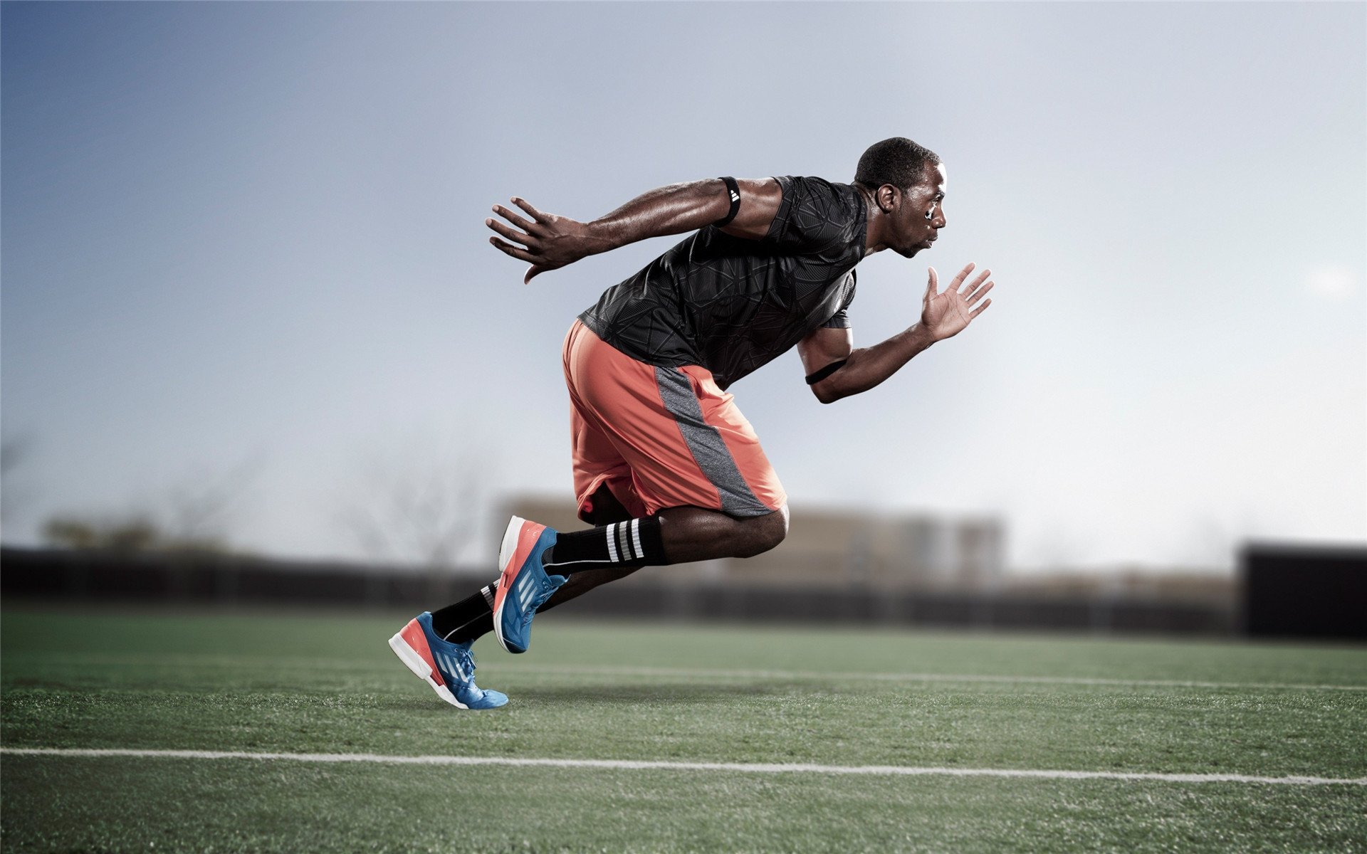 “荒野追风：沙漠上演的速度与激情”，一部荒野沙漠枪战动作片