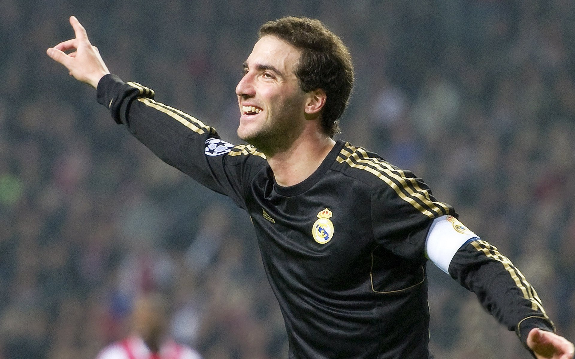 人工智能技术在电竞领域的应用：辅助训练与战术分析，人工智能对抗赛