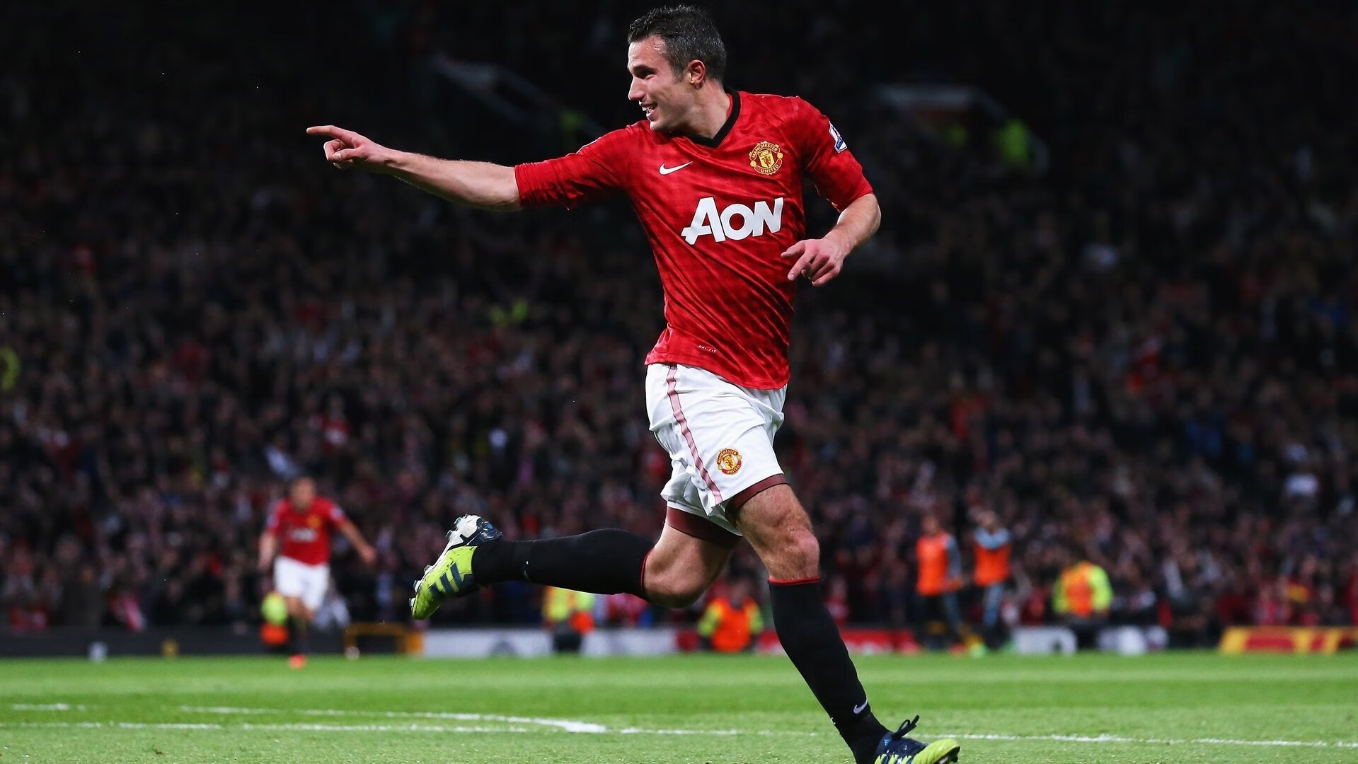 雷丁攻守兼备，皇家军团奋力抢分，雷丁变身正规军